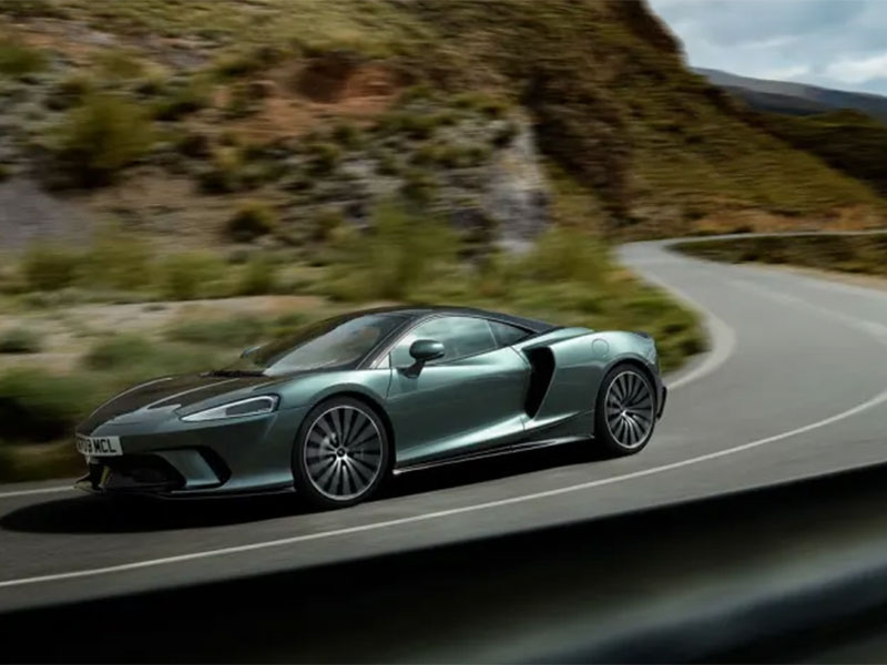 ماكلارين تستعد لحقبة جديدة بإطلاق أول سيارة سياحية في تاريخ الشركة